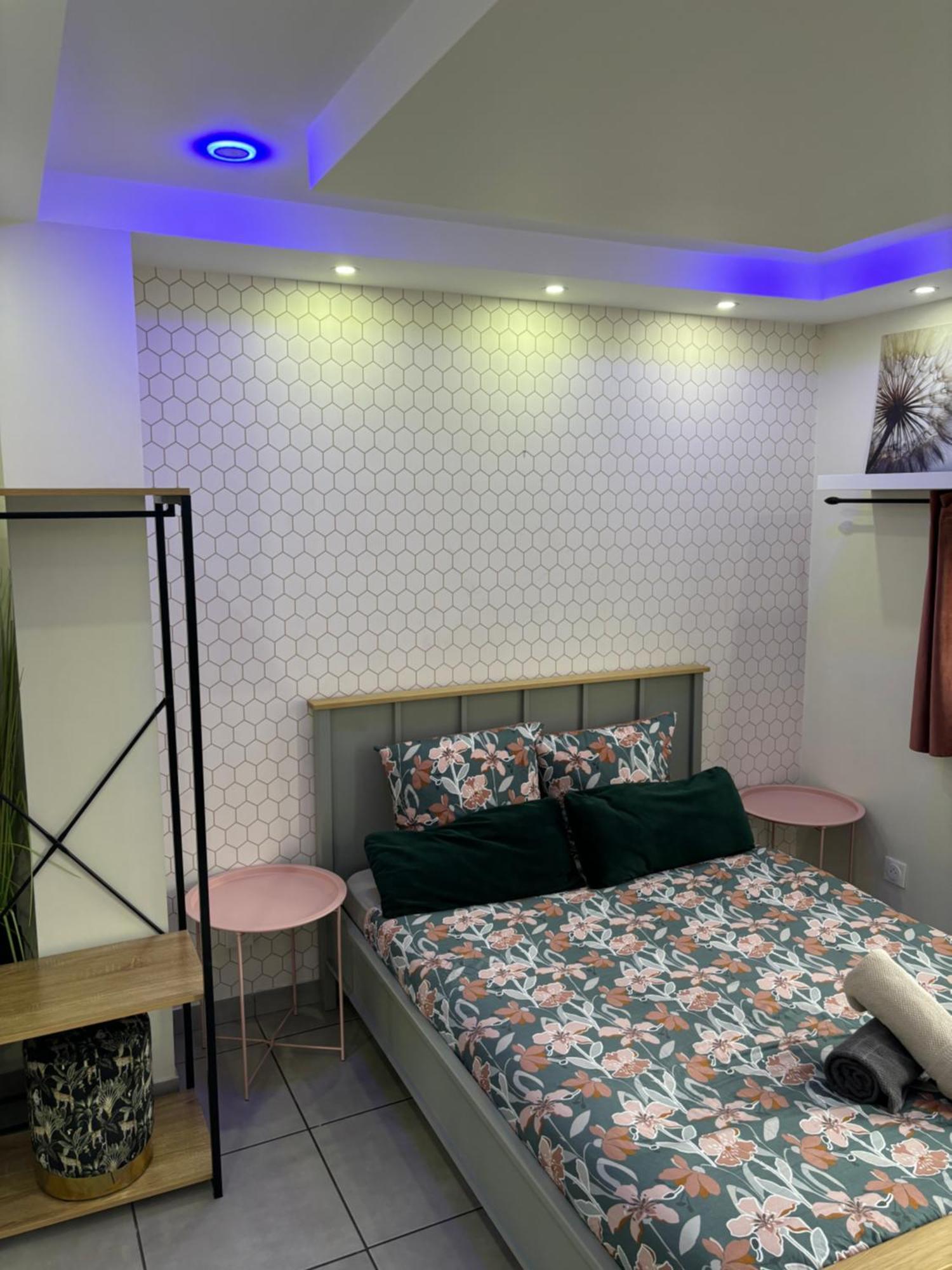 Justcozy Chambre Independante #2 Lille Luaran gambar